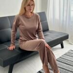 Moteriškas kostiumėlis